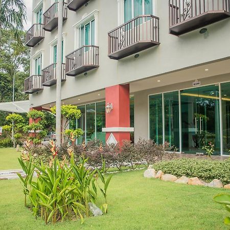 Qlassic Hotel Sepang Eksteriør billede
